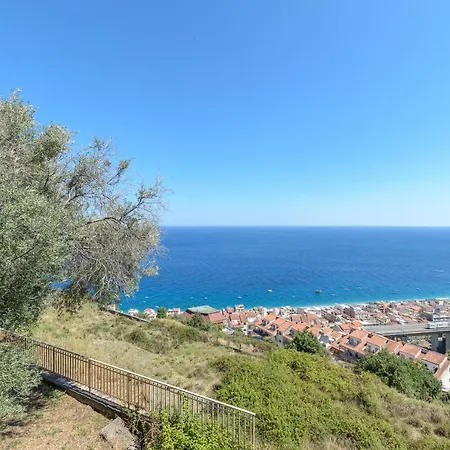Casa Vacanze Donna Oxana Apartment Letojanni