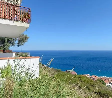 Casa Vacanze Donna Oxana Apartment Letojanni