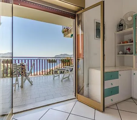 Casa Vacanze Donna Oxana * Letojanni