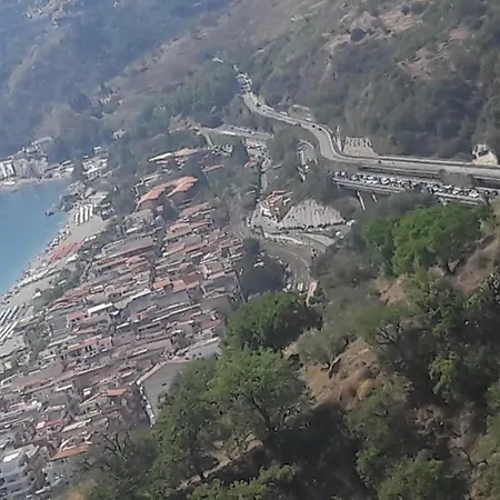 Appartamento Casa Vacanze Donna Oxana Letojanni